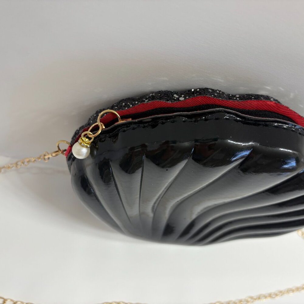 Glam Clam /Sparkle Seashell Crossbody Handbag / Shell Purse- Black/Silver - NWT - Picture 10 of 12